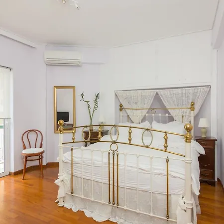Aily Dreamhouse In Thissio